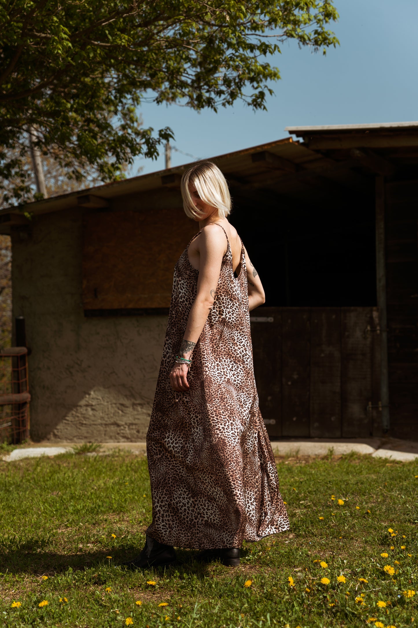 Abito Lungo Lila Con Spallina Animalier