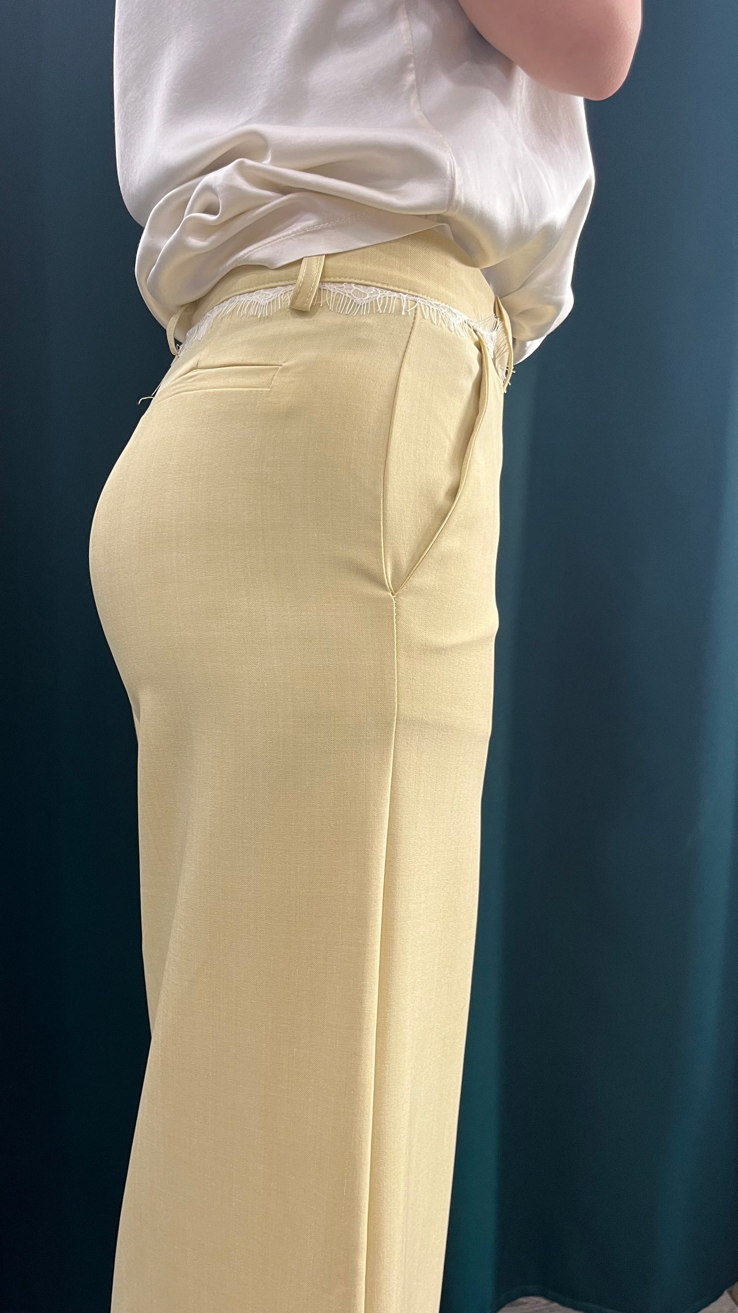Pantaloni Vicolo Giallo tenue