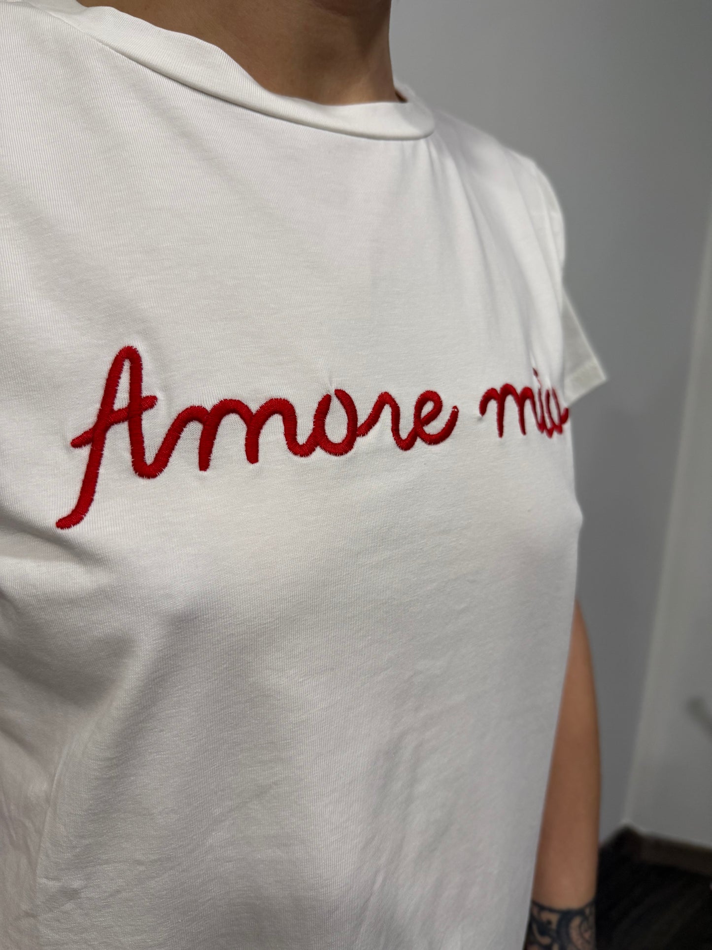 T-shirt Cotone con Ricamo “amore mio”