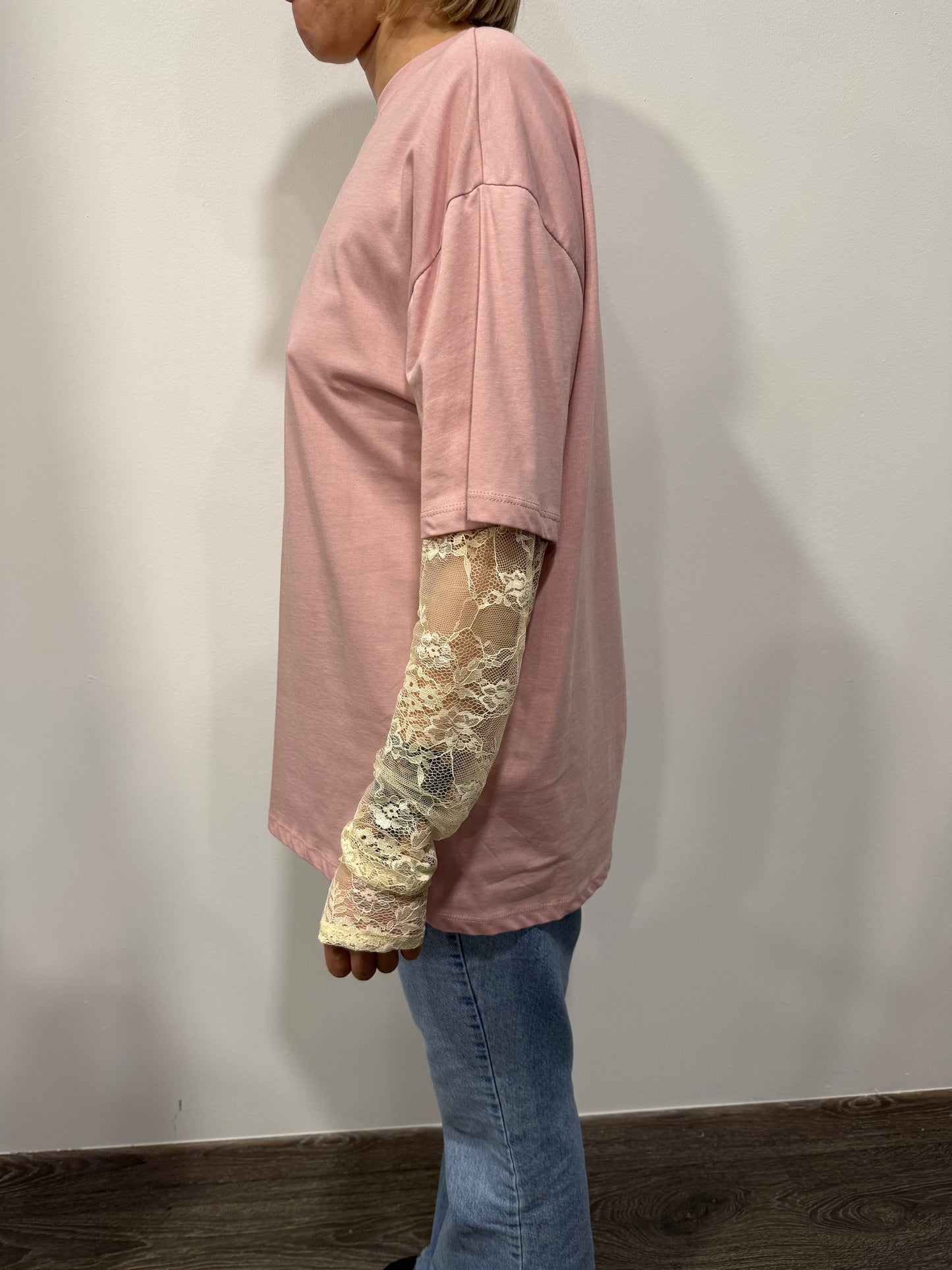 T-shirt Vicolo Rosa con maniche Pizzo