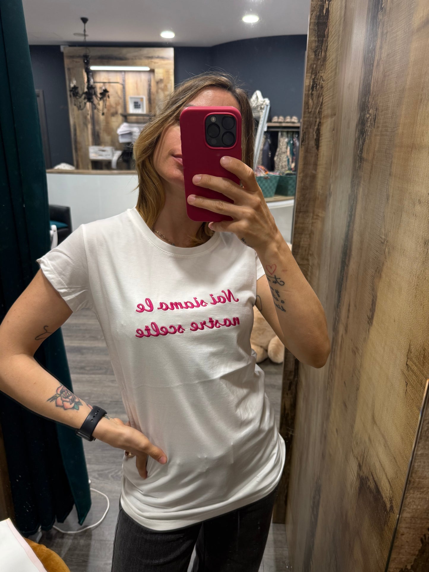 T-shirt Vicolo ricamo Rosa Acceso “noi siamo le nostre scelte”