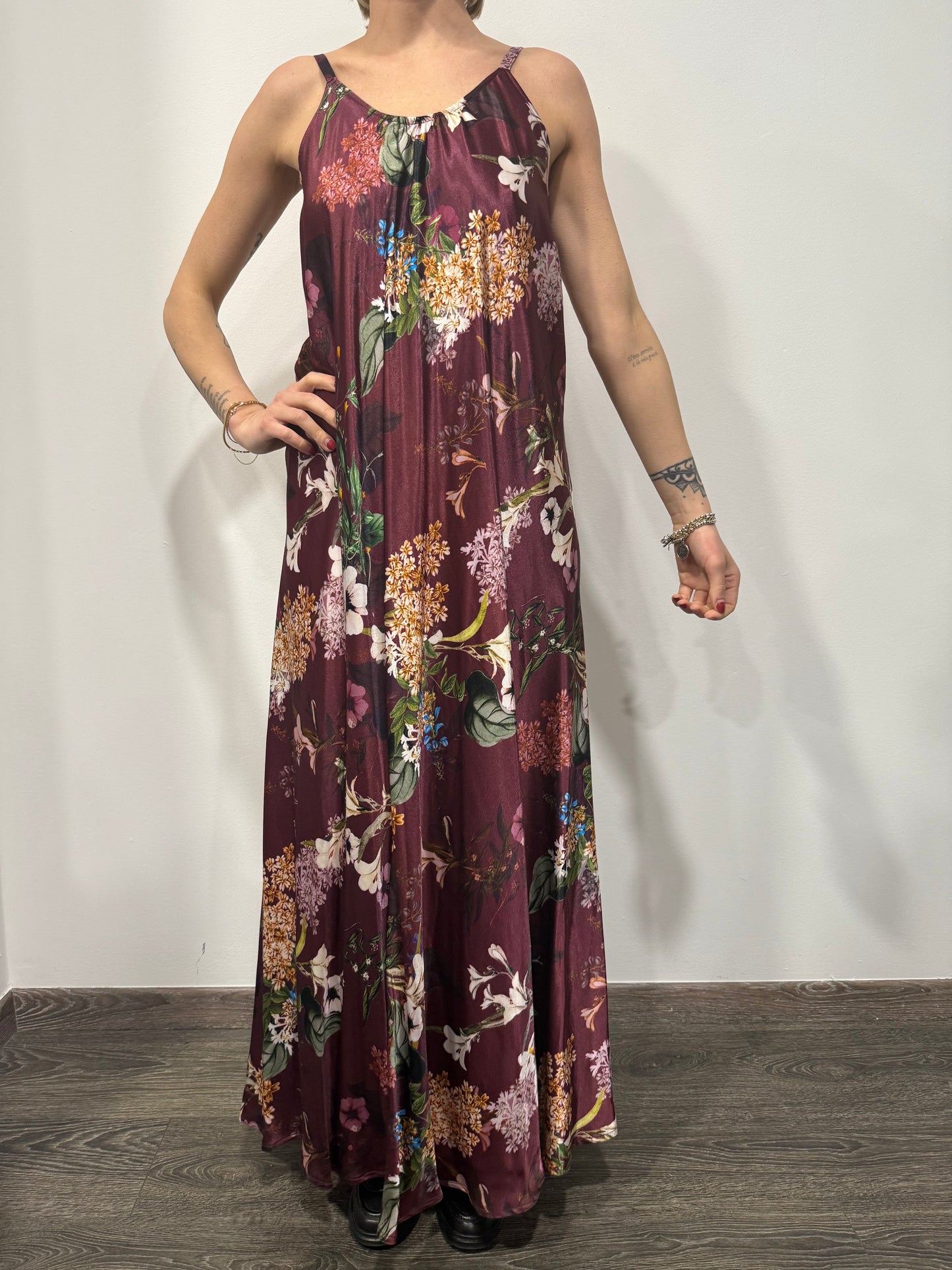 Abito Lila Con Spallina e Scollo Schiena Floreale Bordeaux