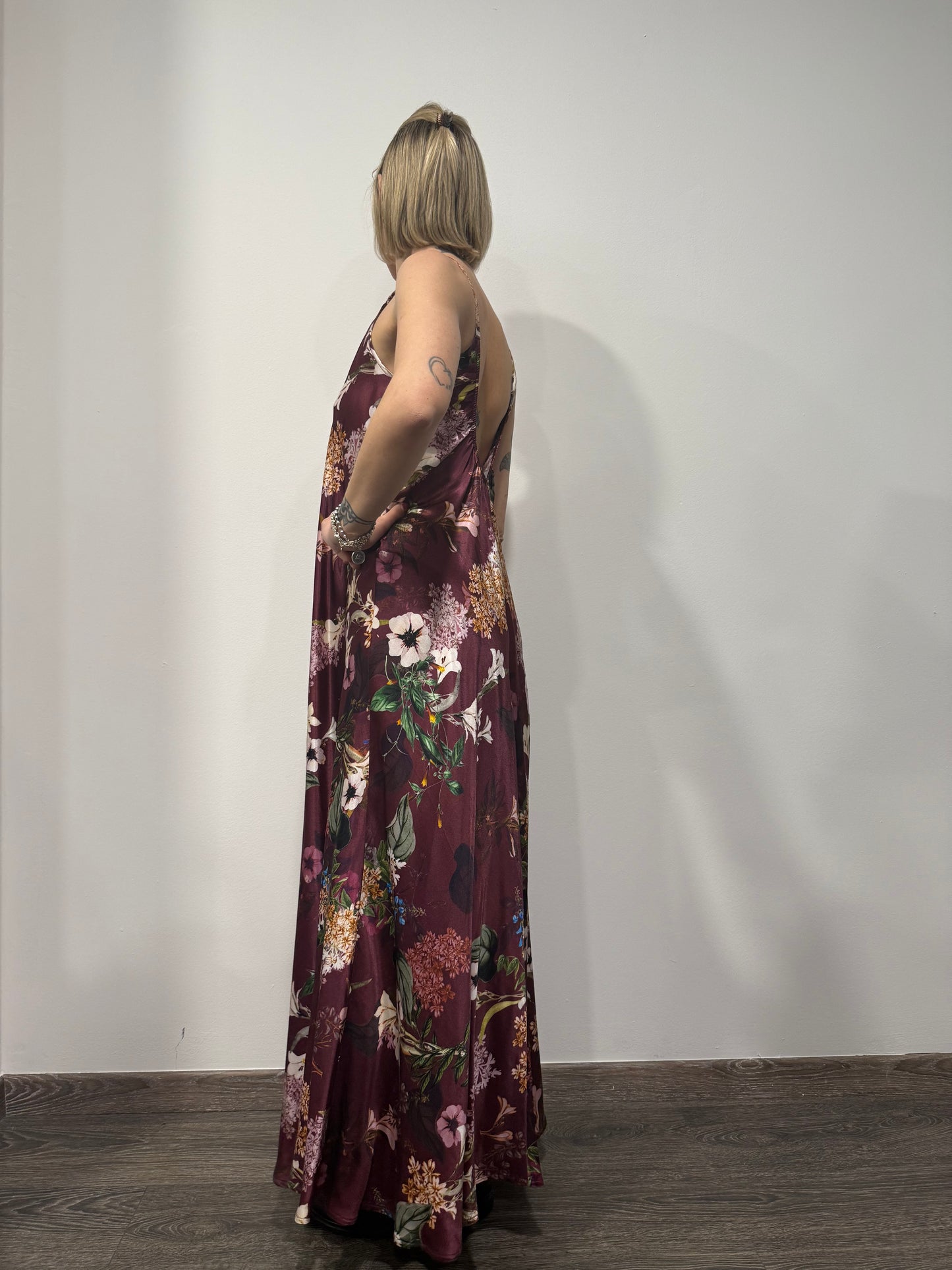 Abito Lila Con Spallina e Scollo Schiena Floreale Bordeaux