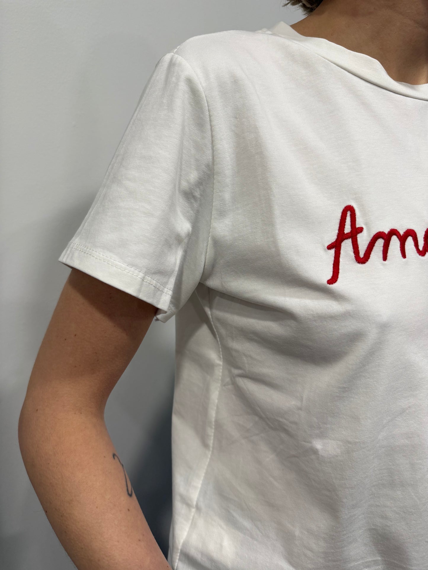 T-shirt Cotone con Ricamo “amore mio”