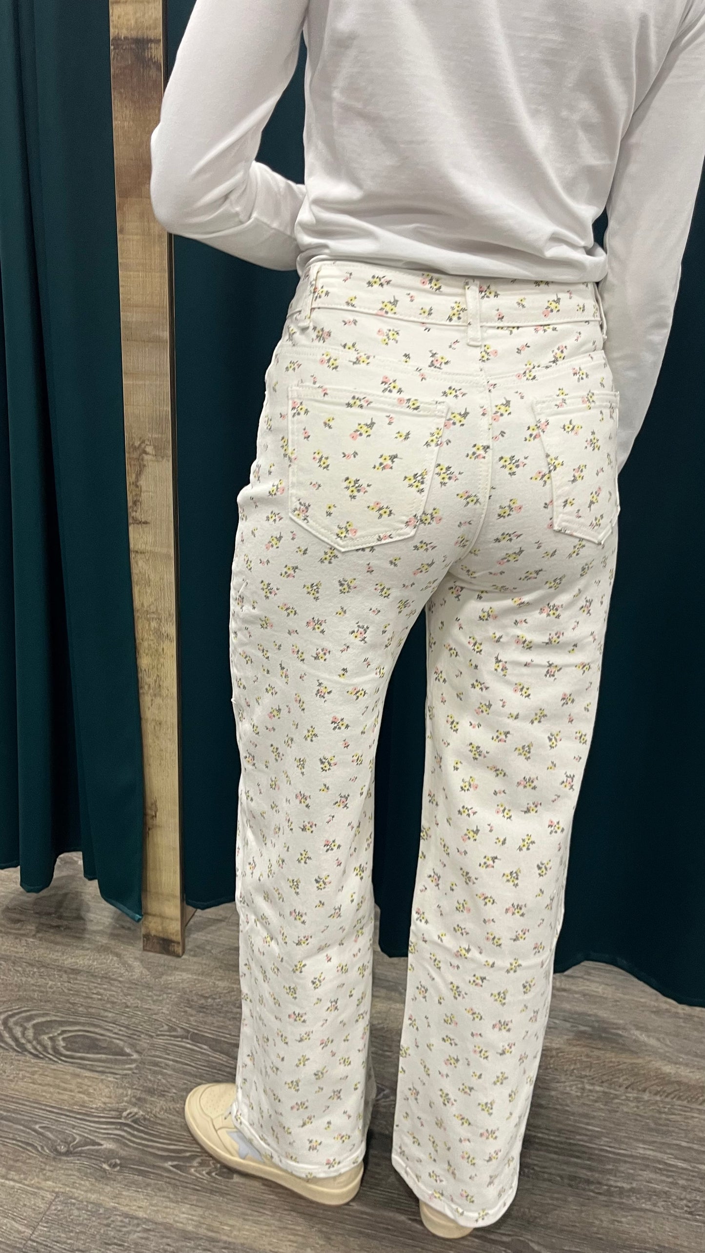 Jeans Bianco con Fiori