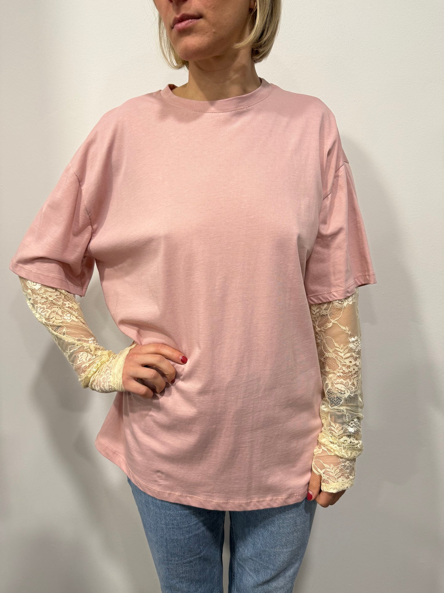 T-shirt Vicolo Rosa con maniche Pizzo
