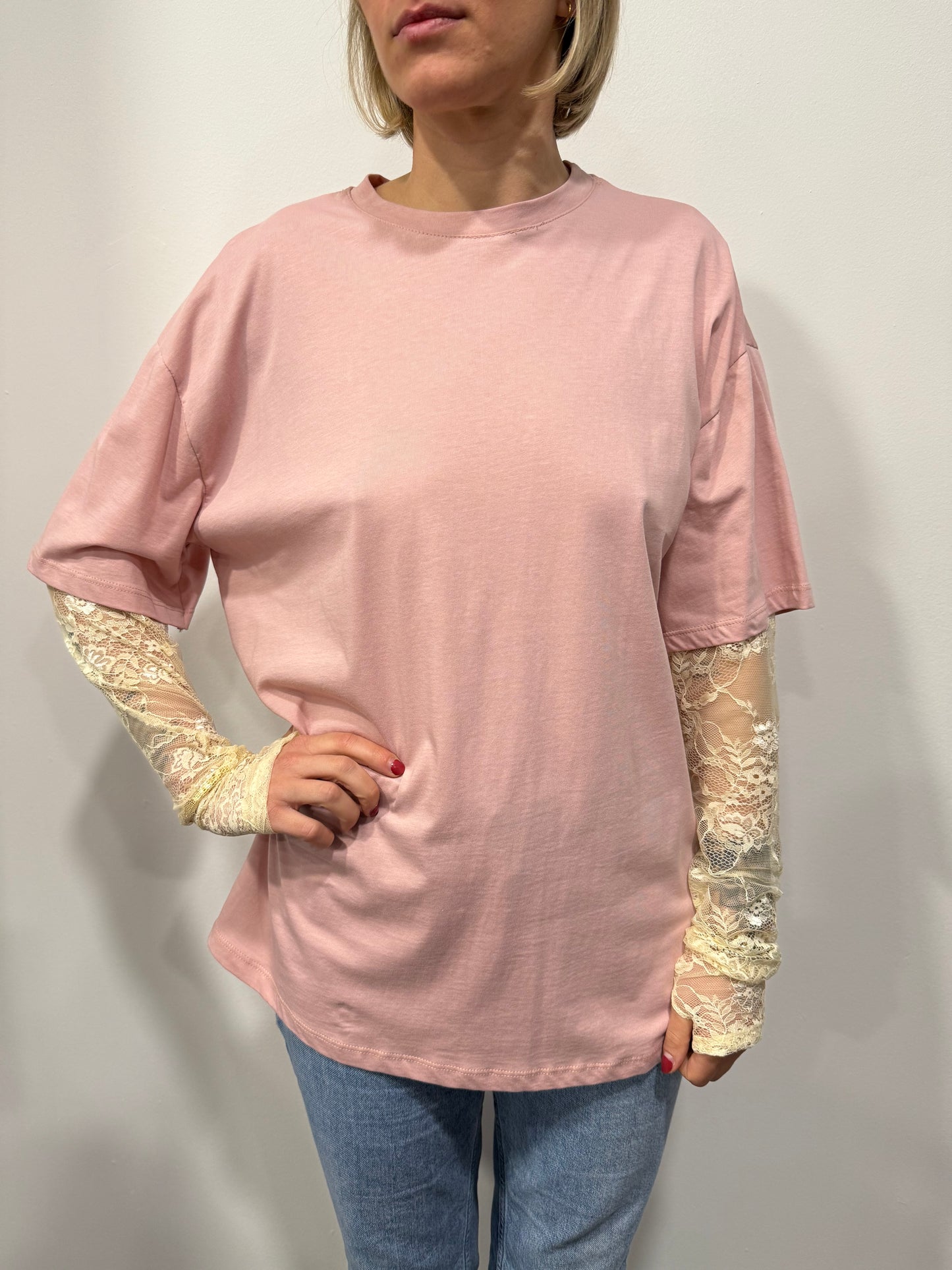 T-shirt Vicolo Rosa con maniche Pizzo