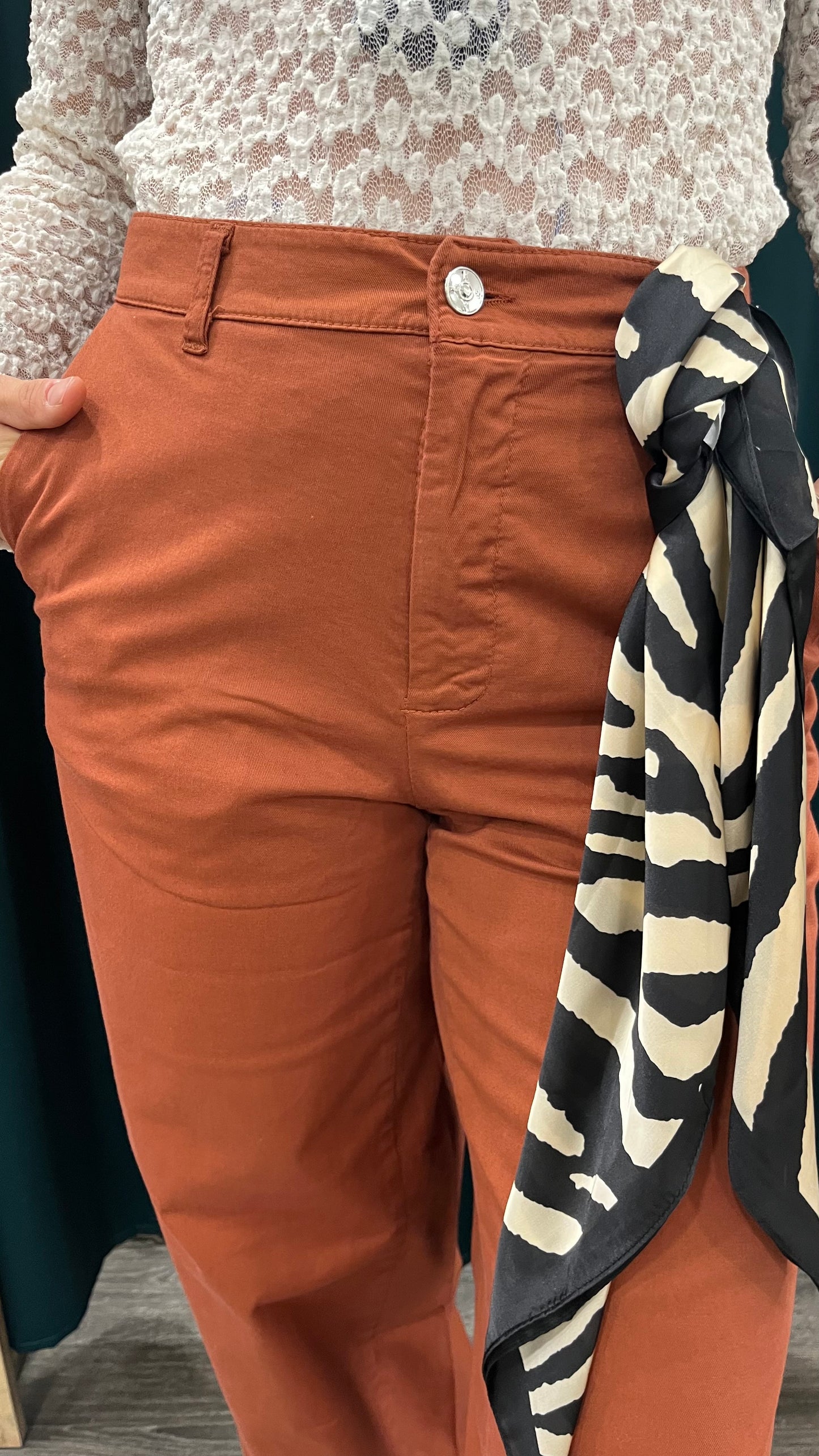 Pantalone Kontatto Ruggine con Foulard