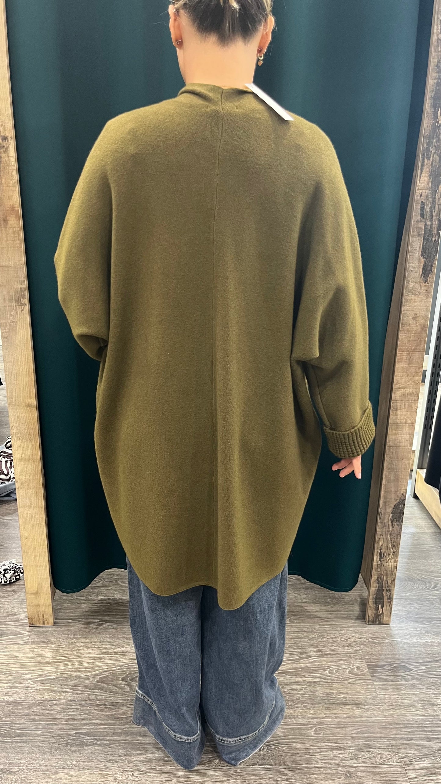 Cardigan Kimono Over con Tasche e Bottoni