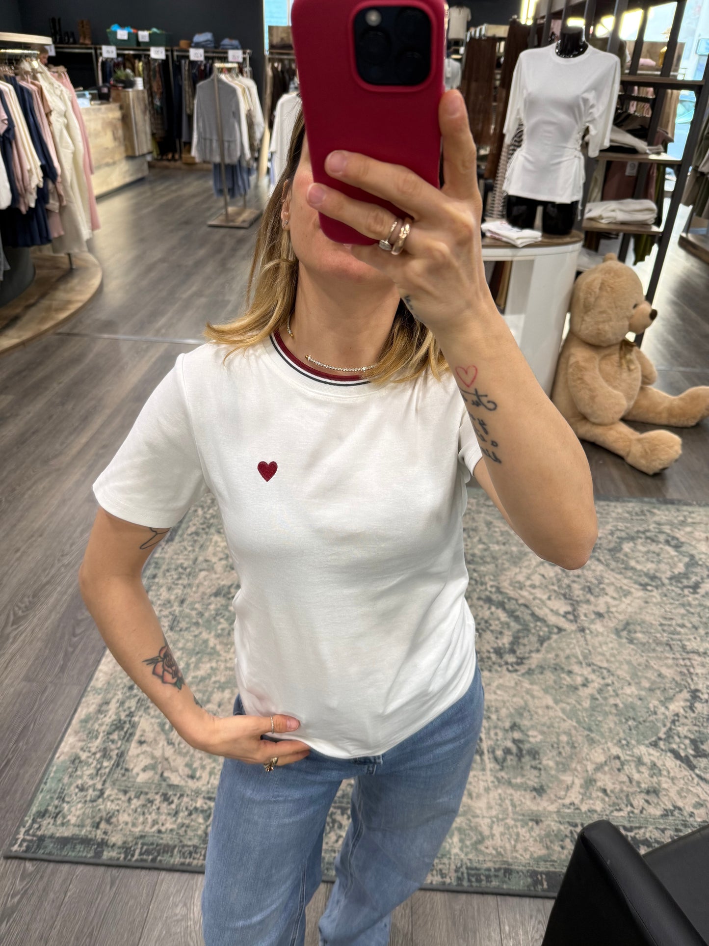 T-shirt Cuore ricamato