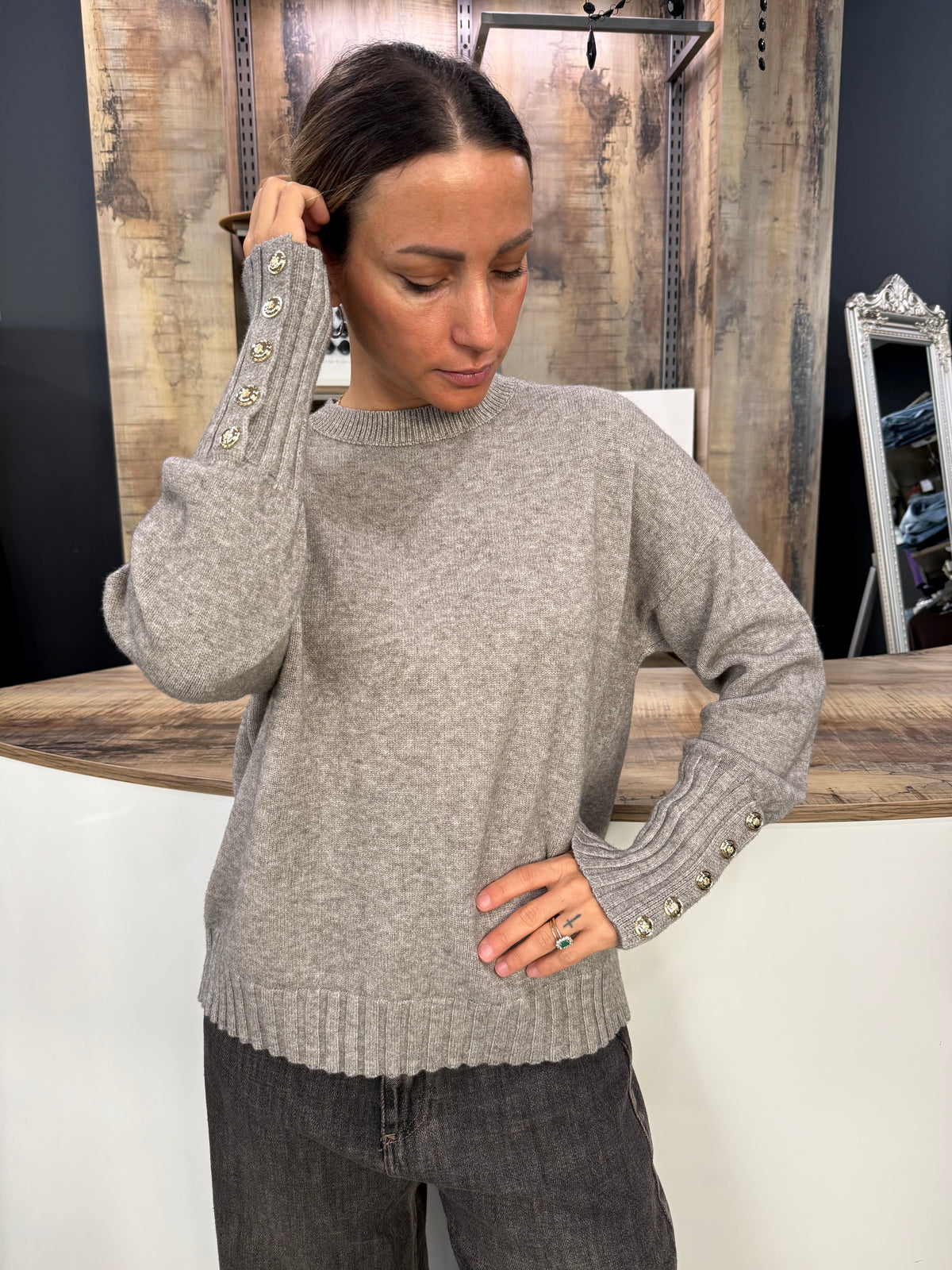 Maglione Tortora con Bottoni Oro
