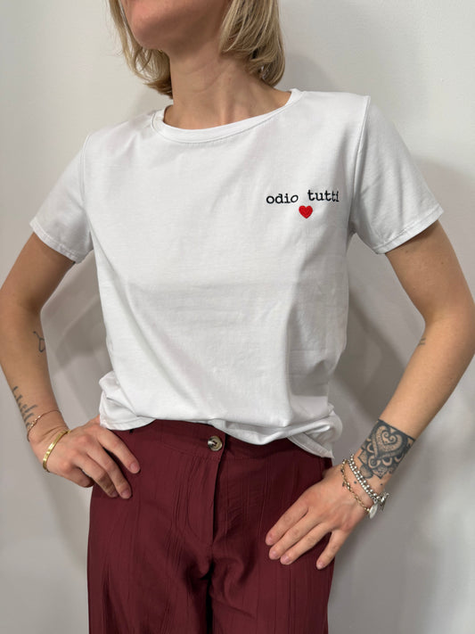 T-shirt Scritta Ricamata “odio tutti”