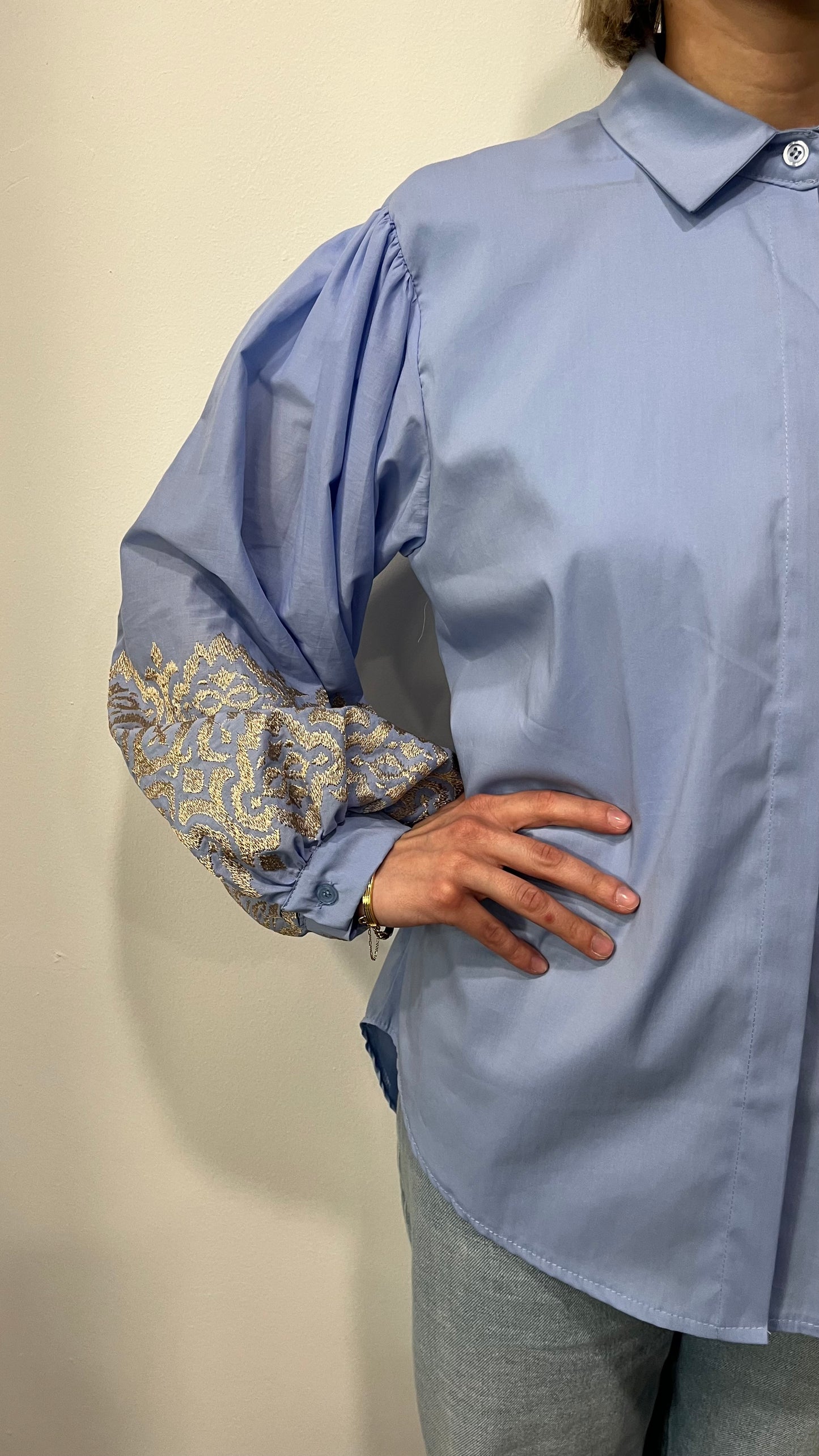 Camicia Manica a Sbuffo Ricami