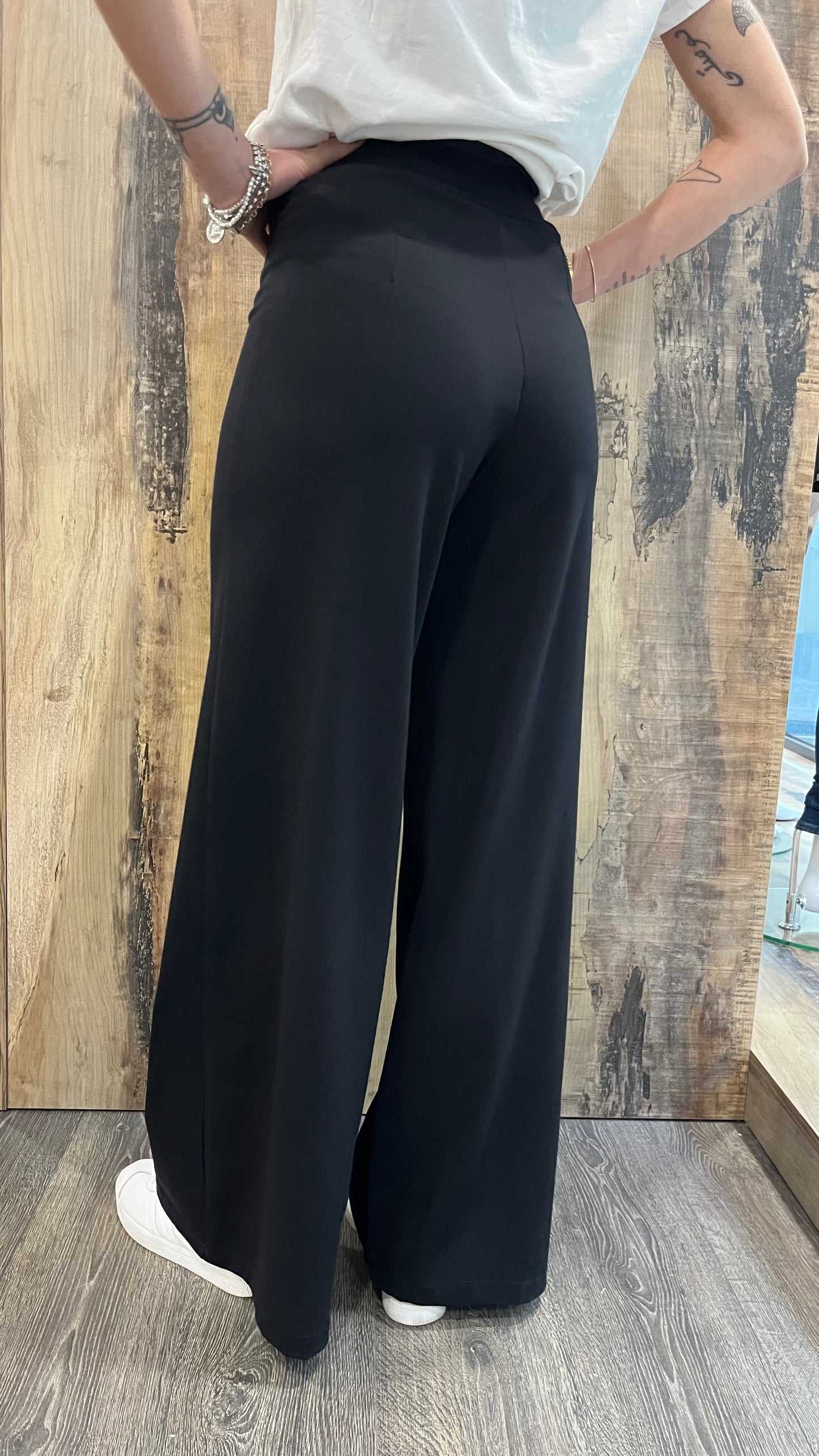 Pantaloni elasticizzati a Palazzo Colore Nero