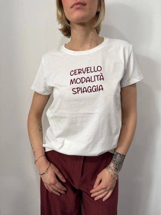 T-shirt Vicolo in Cotone Con Scritta Ricamata “ cervello modalità spiaggia”