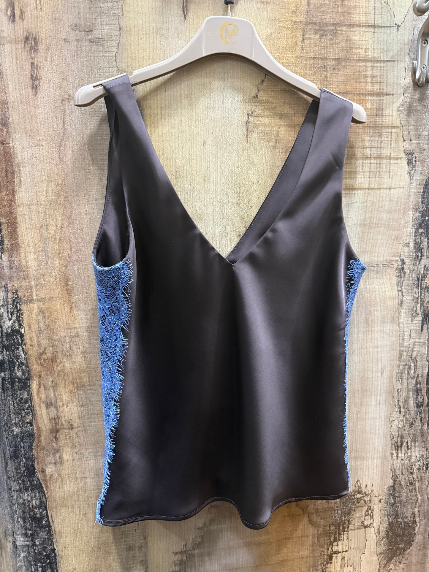 Top Raso Marrone con pizzo azzurro