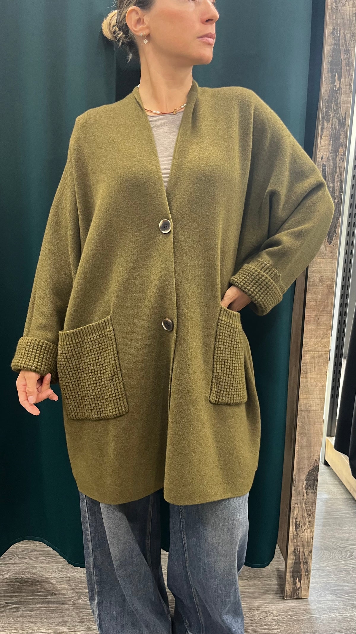 Cardigan Kimono Over con Tasche e Bottoni