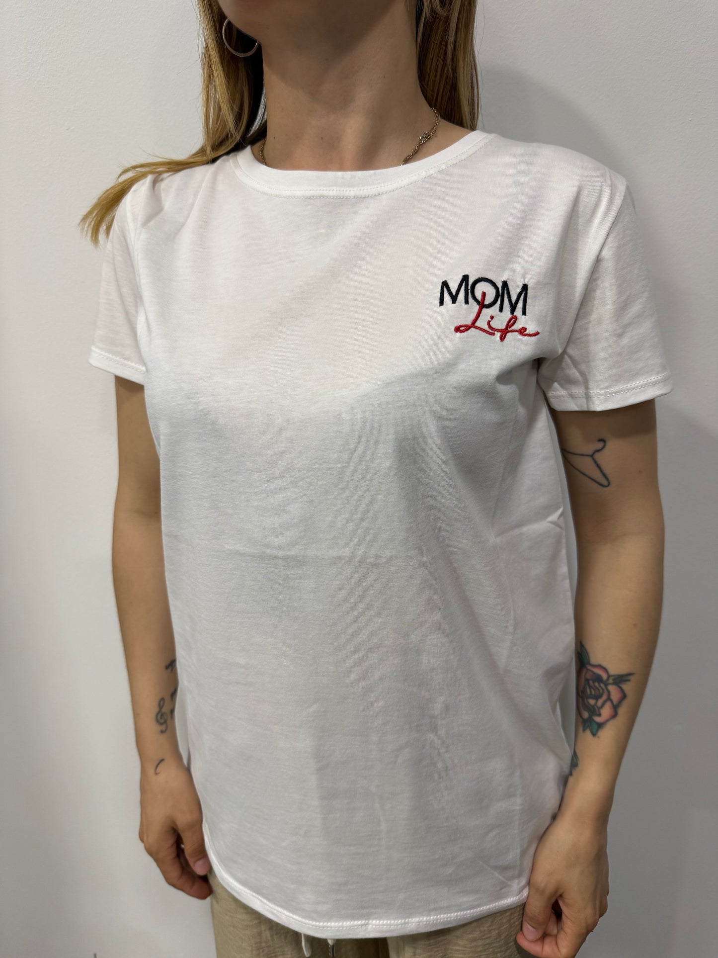 T-shirt Vicolo Ricamo “Mom Life”