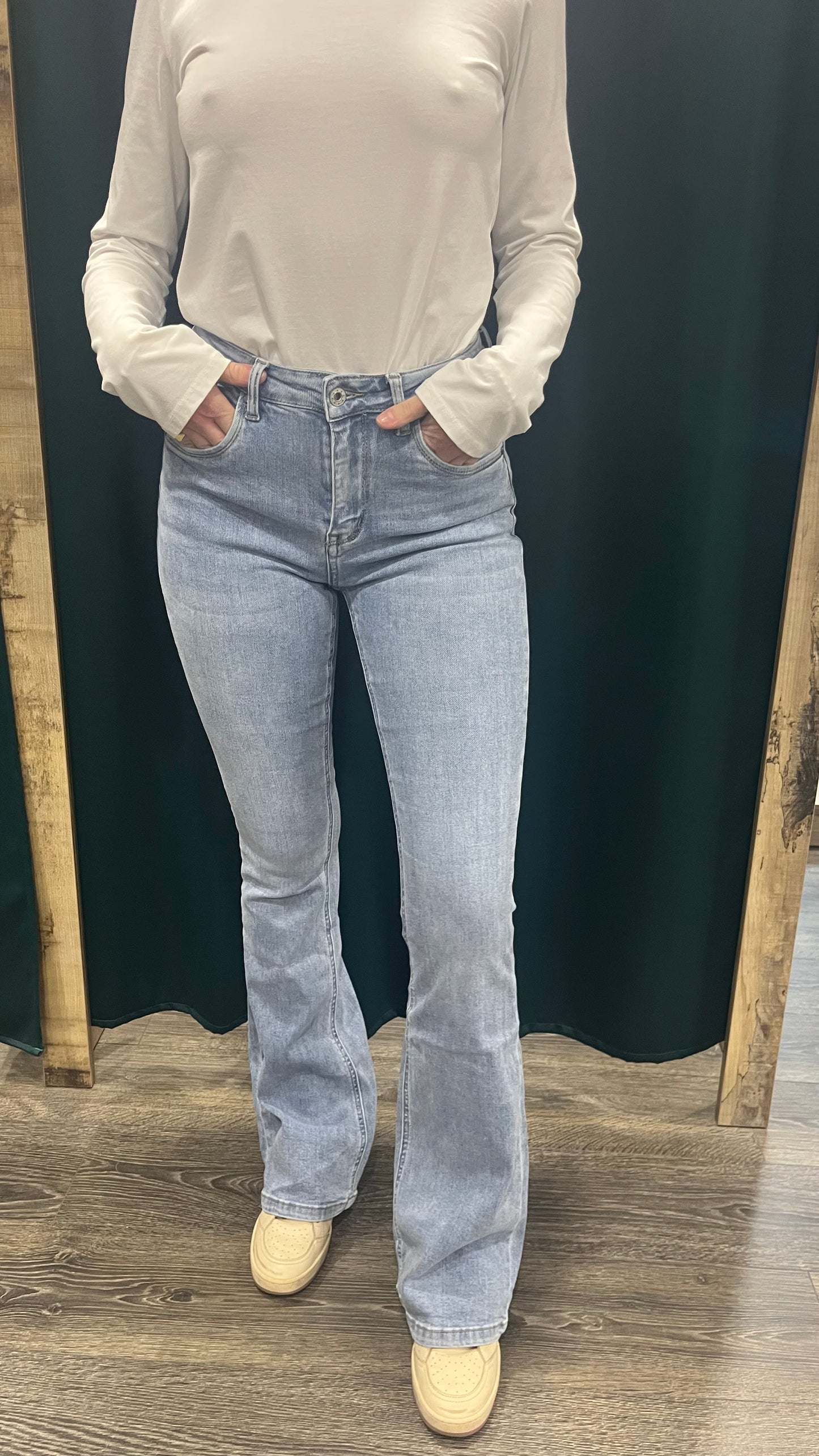 Jeans Zampa Elasticizzato