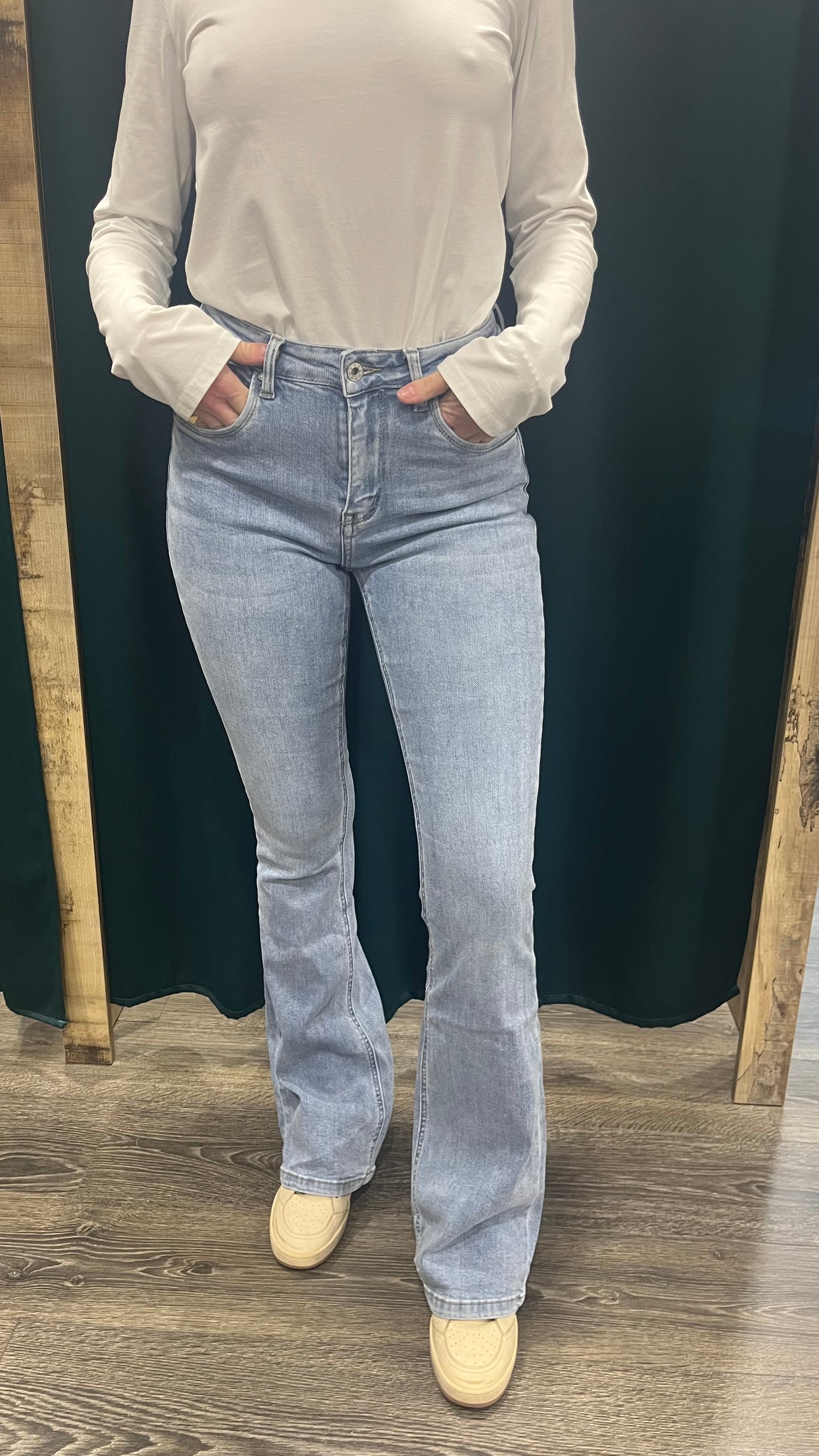 Jeans Zampa Elasticizzato