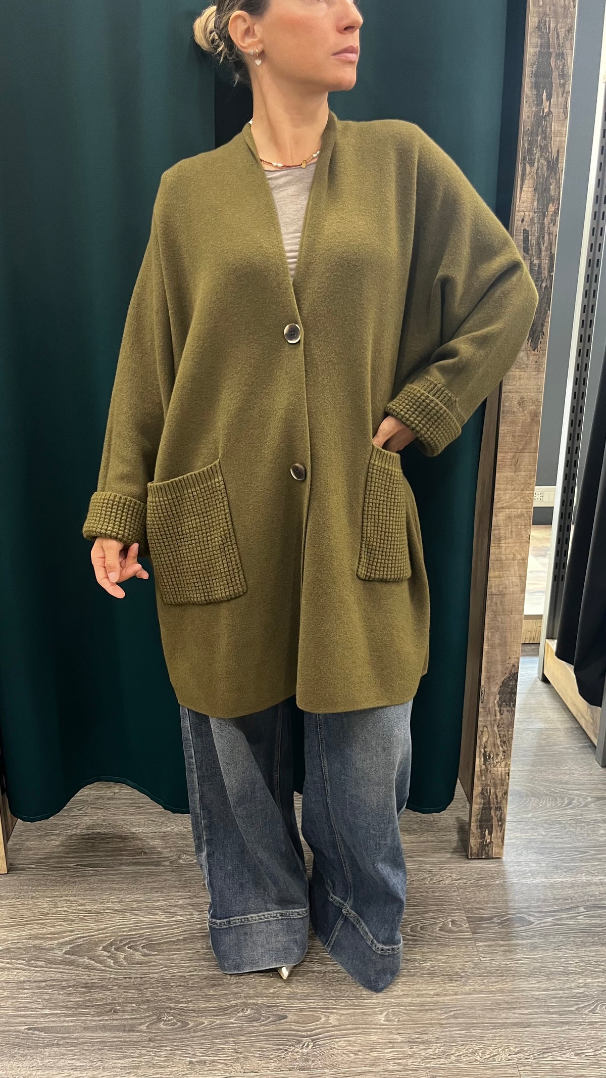 Cardigan Kimono Over con Tasche e Bottoni