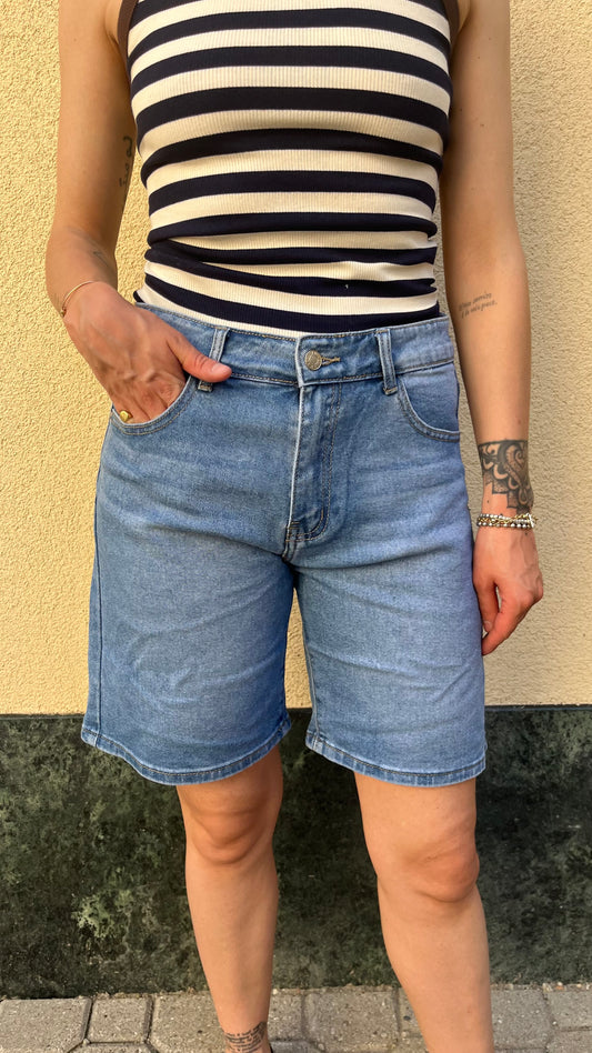 Bermuda in Denim