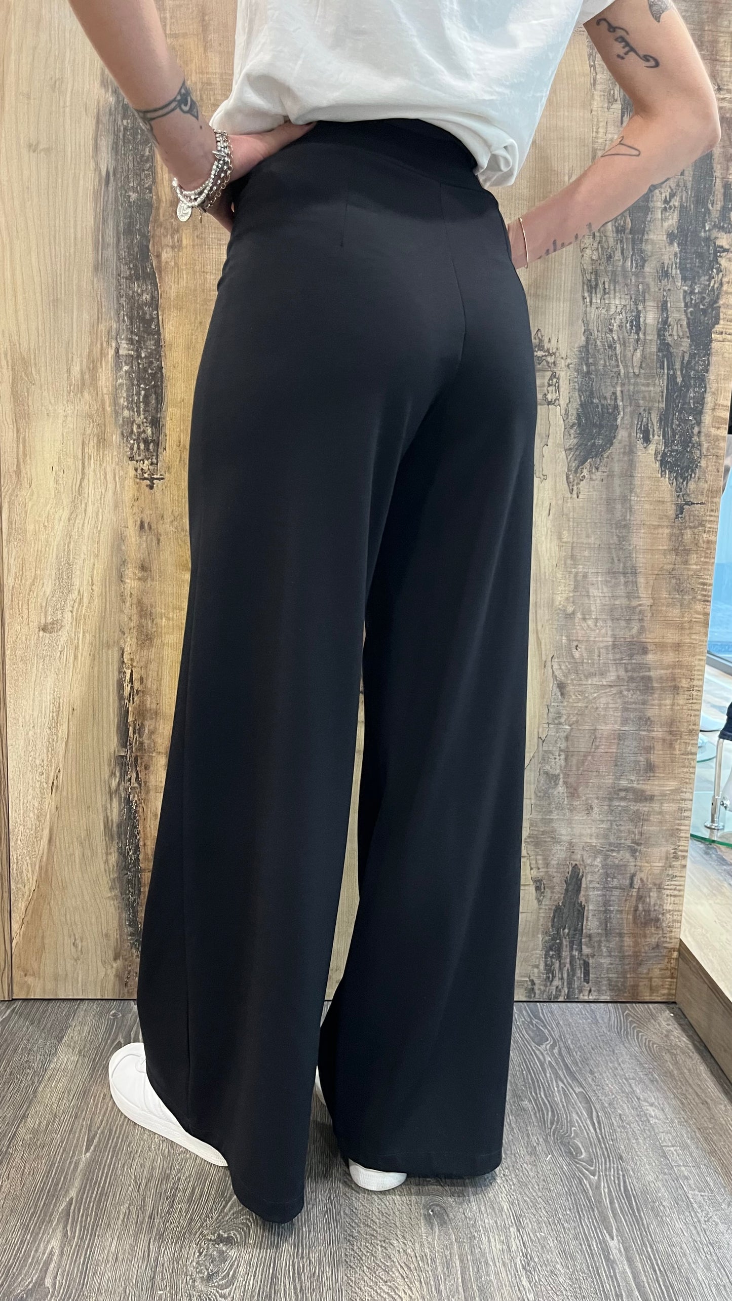 Pantaloni elasticizzati a Palazzo Colore Nero